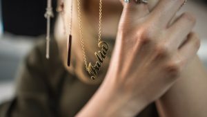 Read more about the article Unique and Affordable: Beautiful Personalized Necklaces Under $100