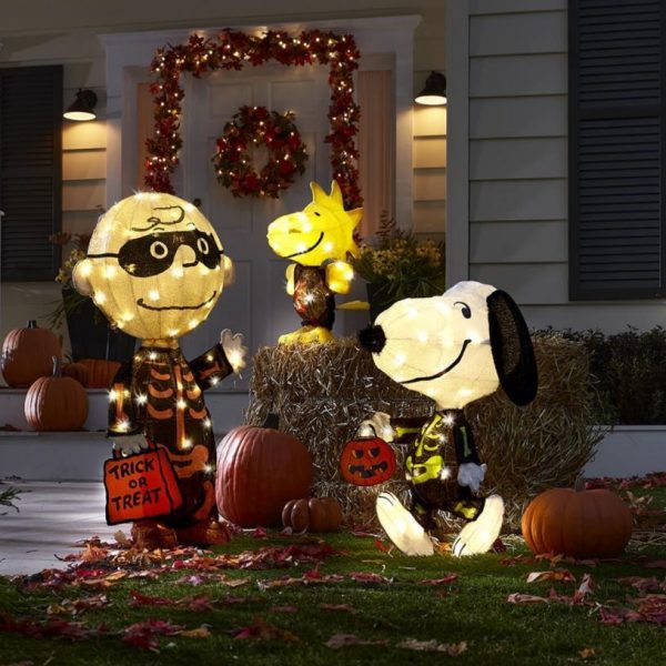 The Peanuts Trick Or Treating Trio