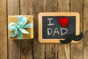 Read more about the article 12 Heartwarming Personalized Father’s Day Gifts That Will Make Dad Tear Up
