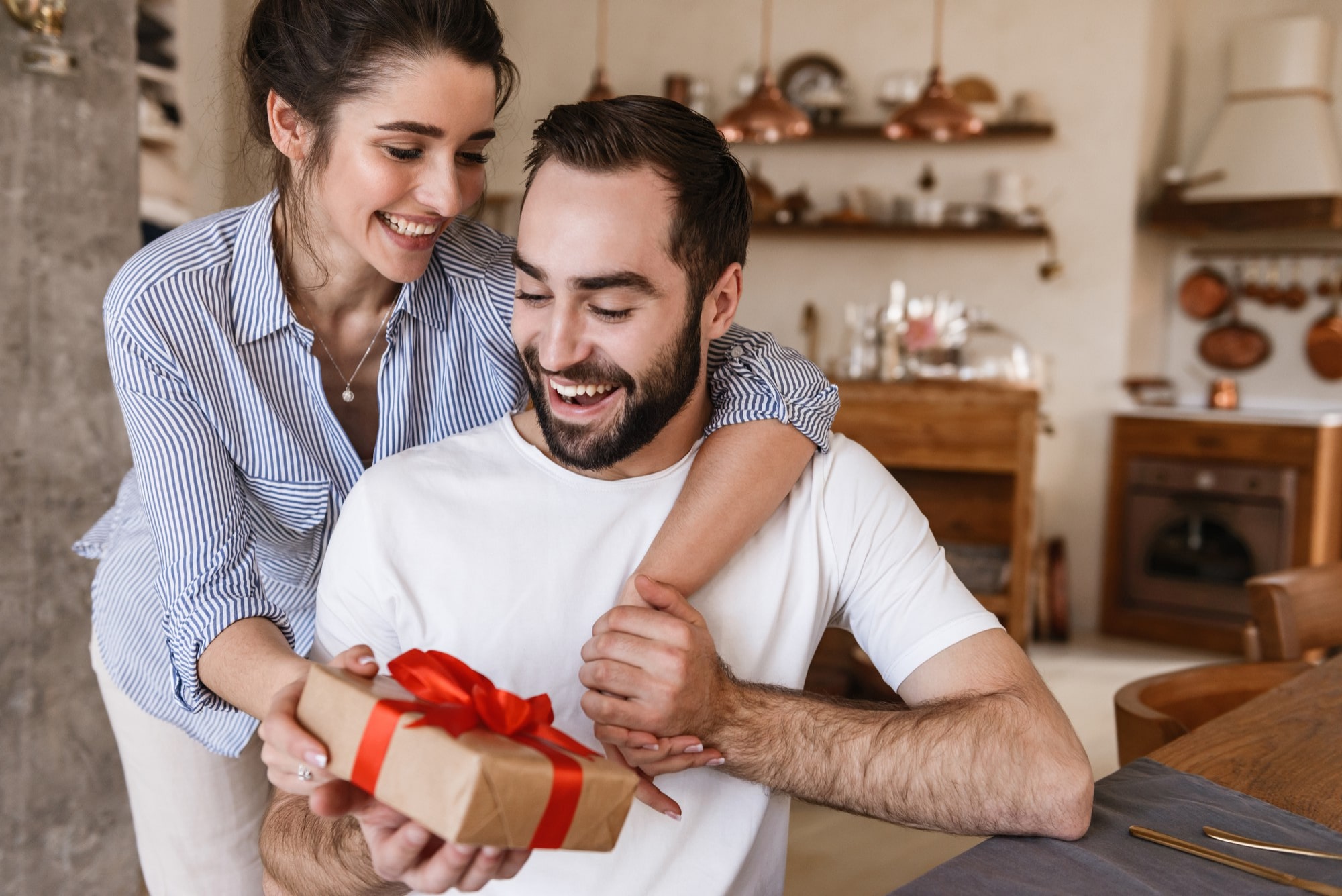 Read more about the article 10 Tips: How To Find The Perfect Gifts For Your Husband